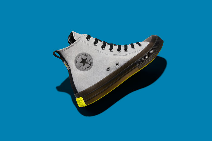 T n h ng gam m u c i n ng c p tr n thi t k c a Converse x m
